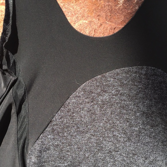 Asymmetrical tank top…. - Picture 4 of 10